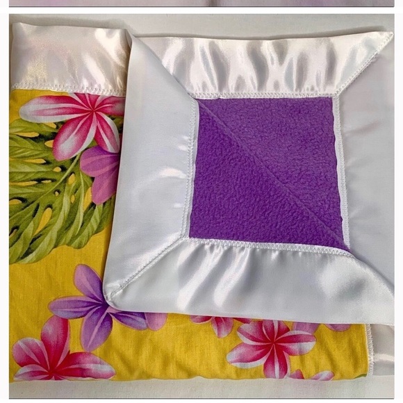 Handmade Aloha print & fleece double sided cuddle blanket. - Picture 3 of 5